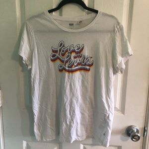 Levi’s Graphic Tee